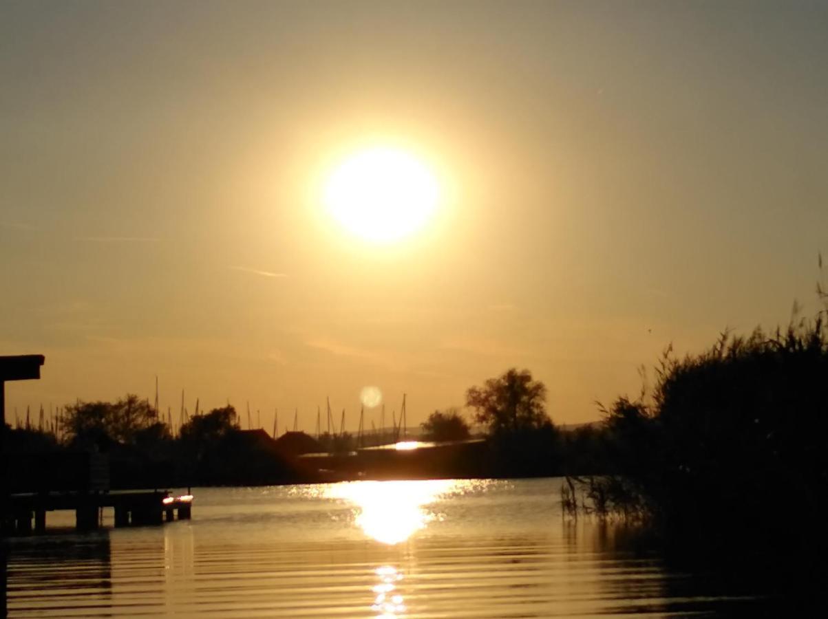 Pfahlbau Sunset II Toplage Inklusive Elektroboot Ruszt Kültér fotó