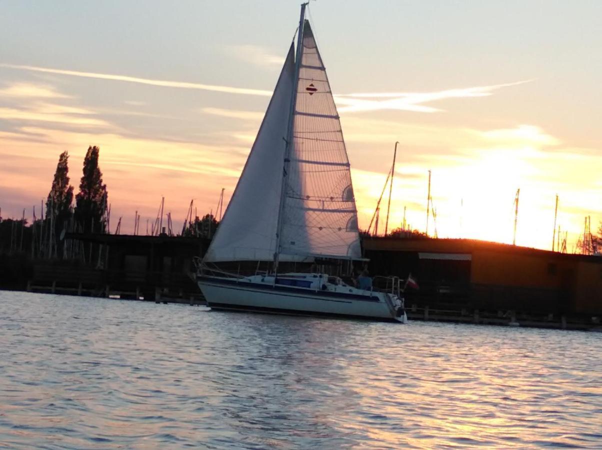 Pfahlbau Sunset II Toplage Inklusive Elektroboot Ruszt Kültér fotó