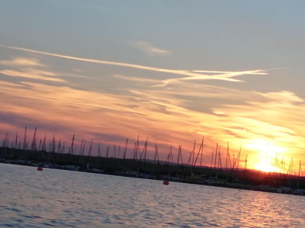 Pfahlbau Sunset II Toplage Inklusive Elektroboot Ruszt Kültér fotó