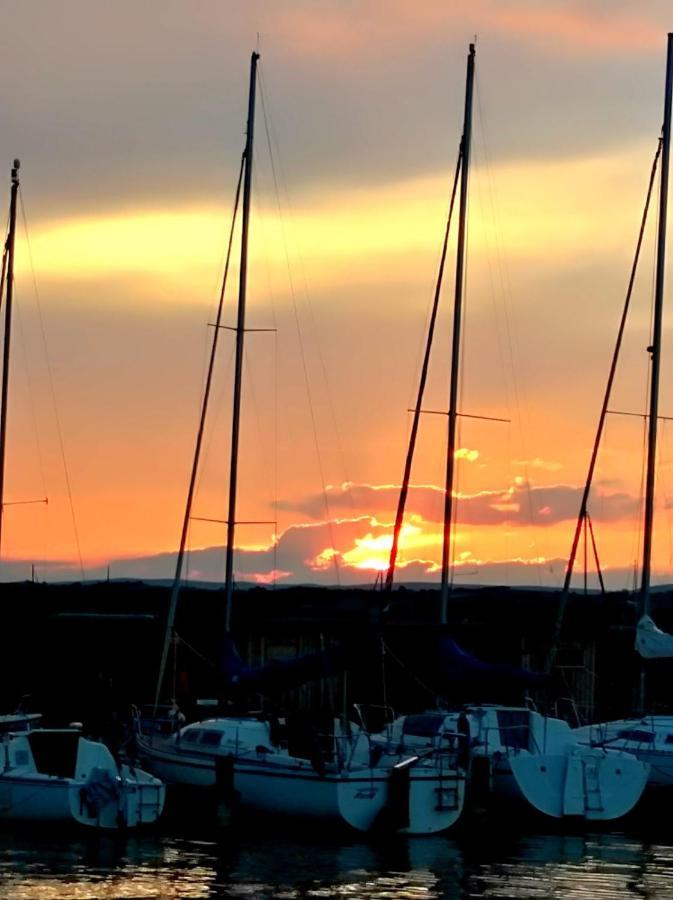 Pfahlbau Sunset II Toplage Inklusive Elektroboot Ruszt Kültér fotó
